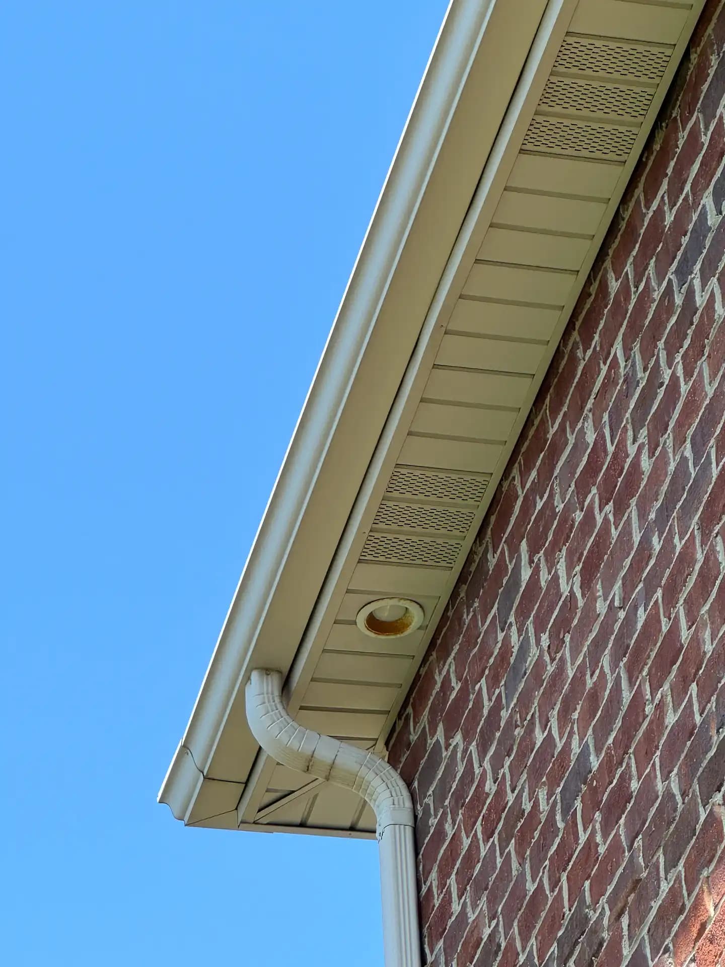 Clean, functioning gutters after service