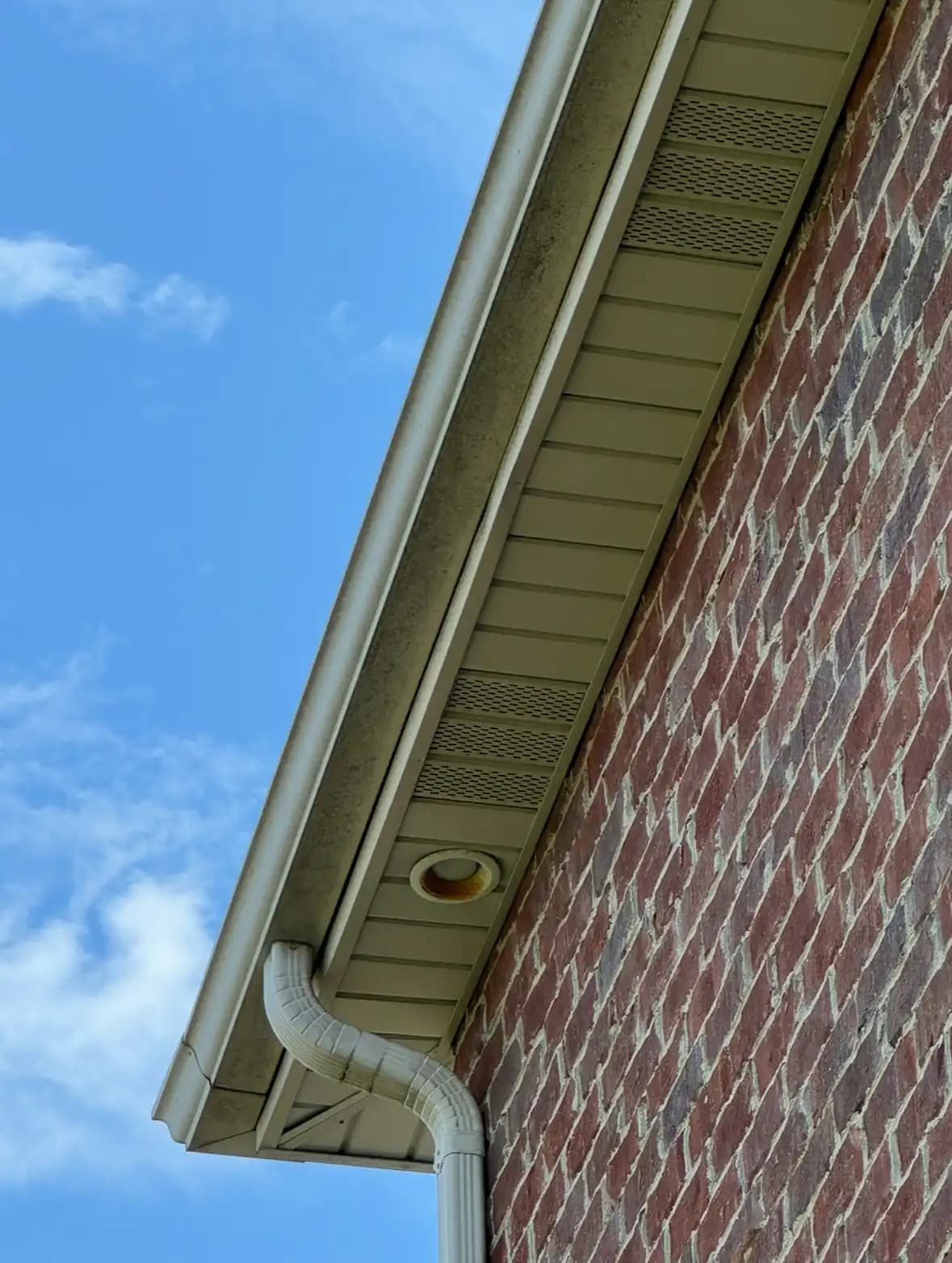 Clogged gutters before cleaning