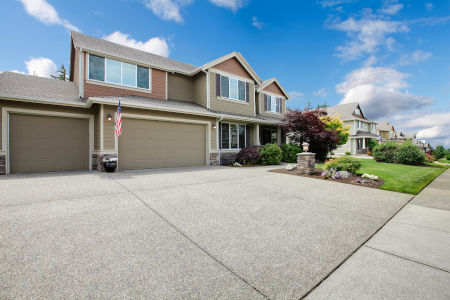 3 reasons to trust the pros for your driveway washing needs