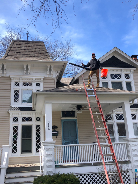 Gutter Cleaning in Palatine, IL Image